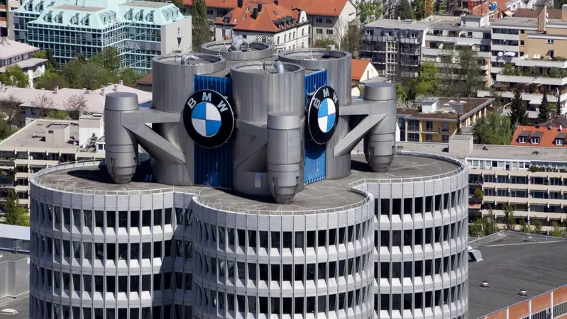BMW taglia 8.000 posti di lavoro: la crisi dell&rsquo;auto tedesca colpisce anche Monaco
