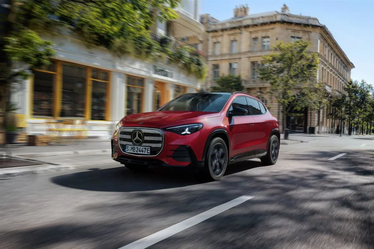 Nuova Mercedes GLA: il SUV si reinventa tra design, elettrificazione e tecnologia [VIDEO]