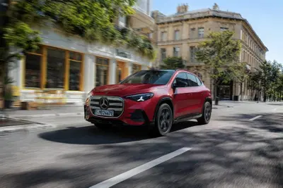 Nuova Mercedes GLA: il SUV si reinventa tra design, elettrificazione e tecnologia [VIDEO]