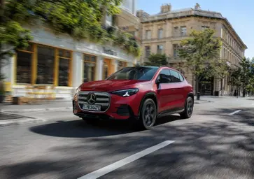 Nuova Mercedes GLA: il SUV si reinventa tra design, elettrificazione e tecnologia [VIDEO]