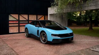 Ferrari Luce, ecco come va davvero: le prime impressioni di guida dell'elettrica del Cavallino