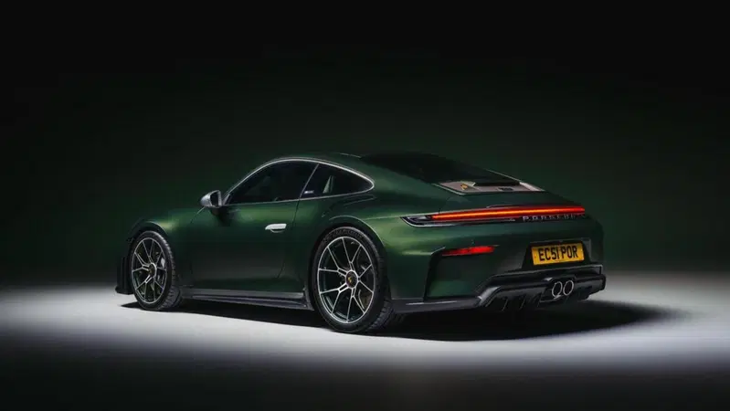 Porsche torna a crescere: la strategia del rilancio funziona e i profitti iniziano a recuperare