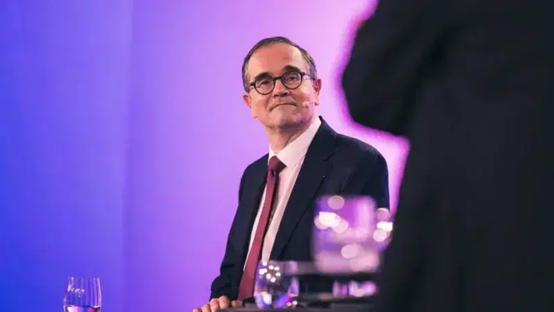 Renault: "L'Europa deve agire per abbassare il prezzo delle auto". Il nuovo piano del Gruppo punta a vetture pi&ugrave; accessibili