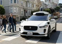 Taxi a guida autonoma fuori controllo: il caso che riaccende il dibattito sulla sicurezza dei robotaxi