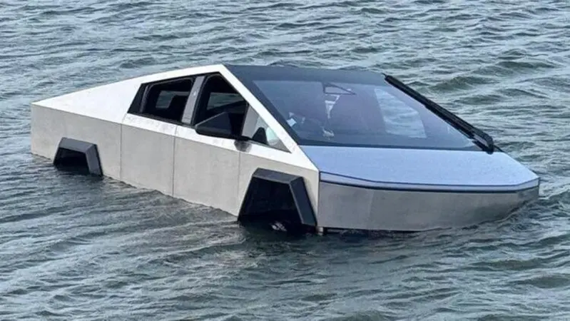 L'estate d'oro delle auto elettriche: cosa c'&egrave; dietro al nuovo boom delle vendite (guidato da Tesla e BYD)