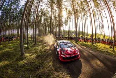 WRC26 #10 Finlandia. D2. Suspence e &ldquo;colpissimi&rdquo; di scena: Ogier &egrave; KO, Evans sul tetto, passa Sami Pajari! [VIDEO]