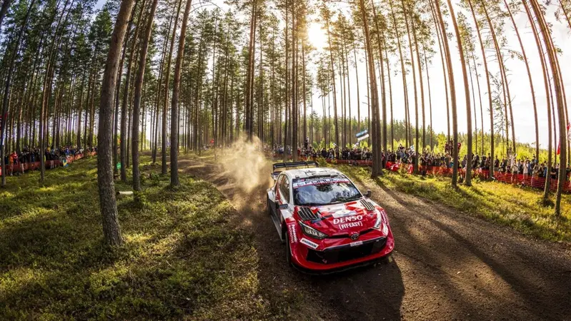 WRC26 #10 Finlandia. D2. Suspence e &ldquo;colpissimi&rdquo; di scena: Ogier &egrave; KO, Evans sul tetto, passa Sami Pajari! [VIDEO]
