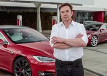 Tesla crolla in Borsa e brucia 140 miliardi. Il fidatevi di me di Elon Musk non funziona più