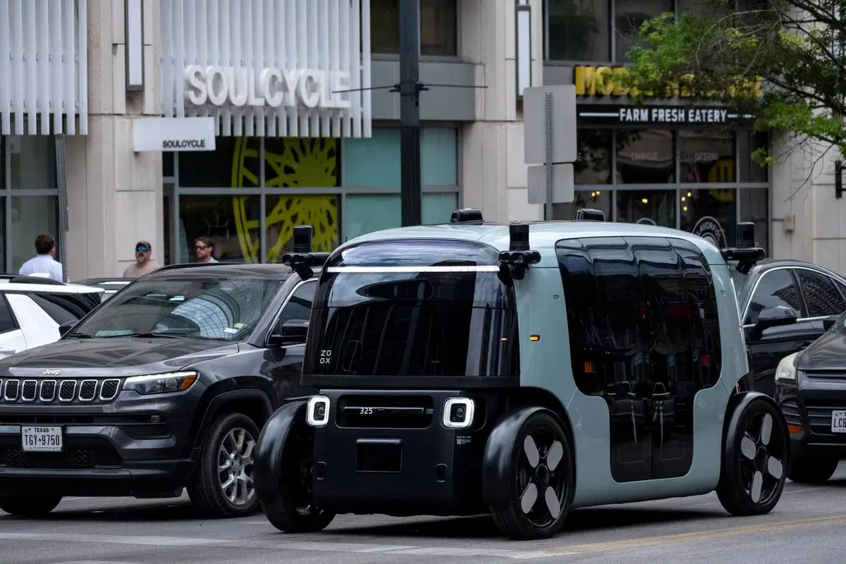 Svolta Robotaxi: Amazon ottiene il primo via libera negli USA per le auto senza volante (e a pagamento)