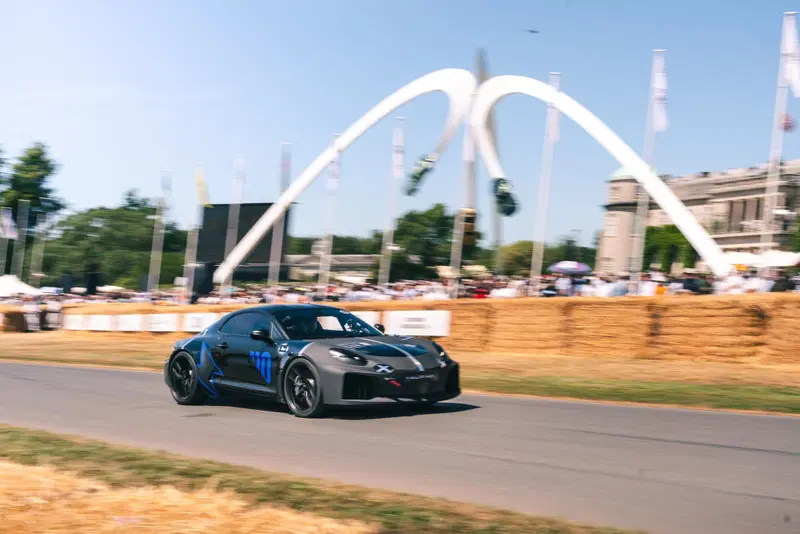 La nuova Alpine A110 elettrica a Goodwood