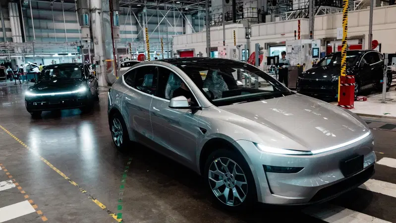 Tesla sotto indagine negli USA: oltre 150 segnalazioni per guasti alle sospensioni anteriori