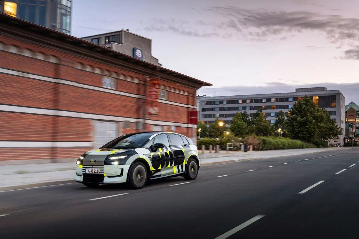 Audi rispolvera la A2: consumi ridotti, batteria LFP e ricarica bidirezionale (2)