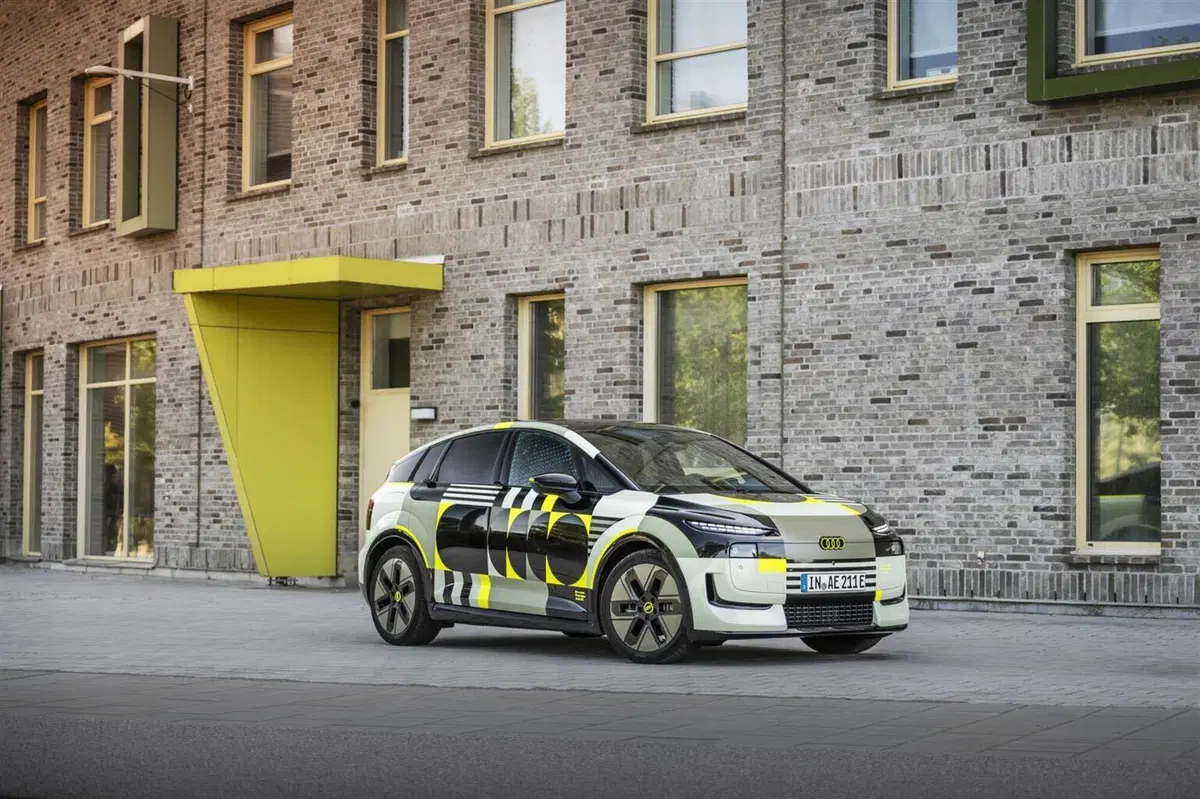 Audi rispolvera la A2: consumi ridotti, batteria LFP e ricarica bidirezionale (4)