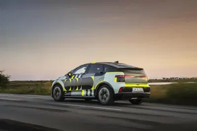 Audi rispolvera l'A2: consumi ridotti, batteria LFP e ricarica bidirezionale