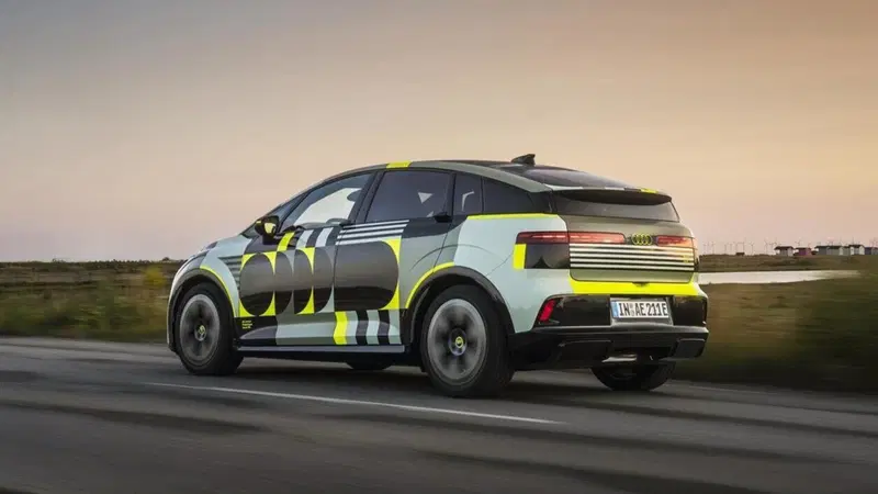 Audi rispolvera l'A2: consumi ridotti, batteria LFP e ricarica bidirezionale