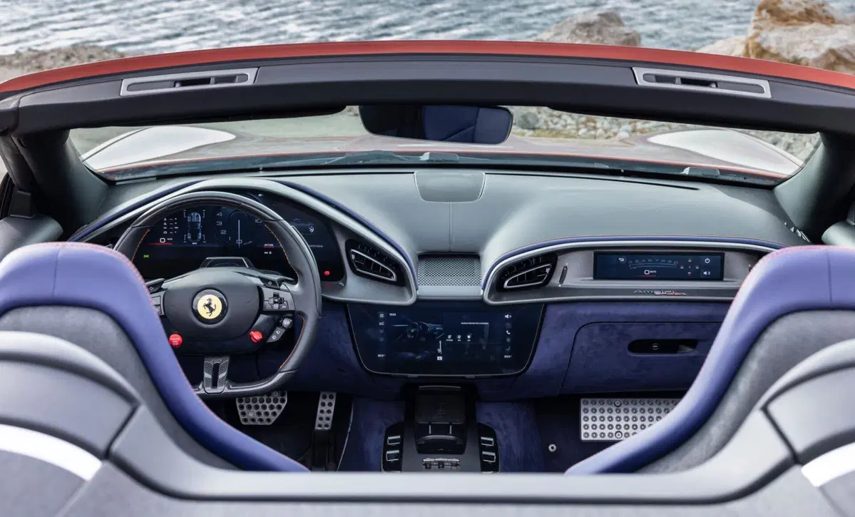 Ferrari Amalfi Spider: tetto in tela, 640 CV e un V8 che sa ancora emozionare [VIDEO] (2)