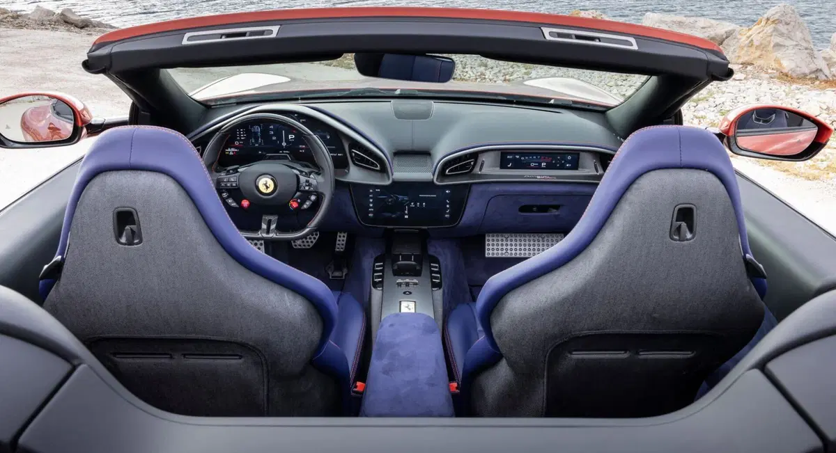 Ferrari Amalfi Spider: tetto in tela, 640 CV e un V8 che sa ancora emozionare [VIDEO] (5)