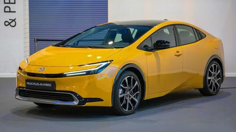 Toyota punta ancora sugli ibridi: nuovi investimenti e batterie di nuova generazione in arrivo