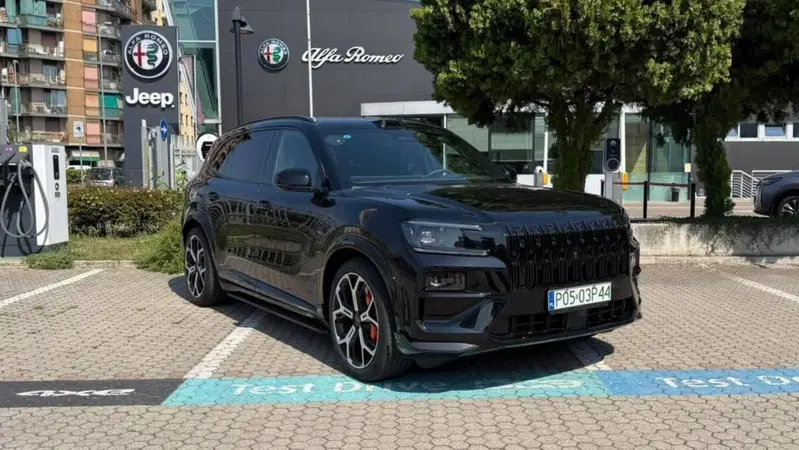 Zeekr 8X, primo contatto con il maxi SUV ibrido plug-in da oltre 1.000 kW: arriver&agrave; in Europa?