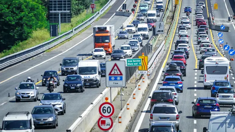 Esodo estivo, sabato da bollino nero: oltre 25 milioni di veicoli in viaggio sulle strade italiane