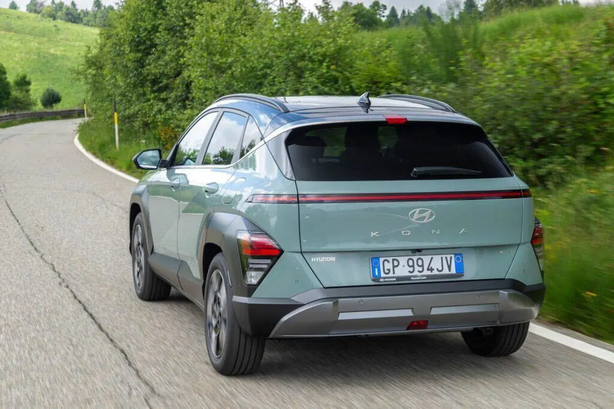 Si può scegliere un SUV compatto senza rinunciare a spazio, bagagliaio e dotazioni? Il caso Hyundai Kona (2)