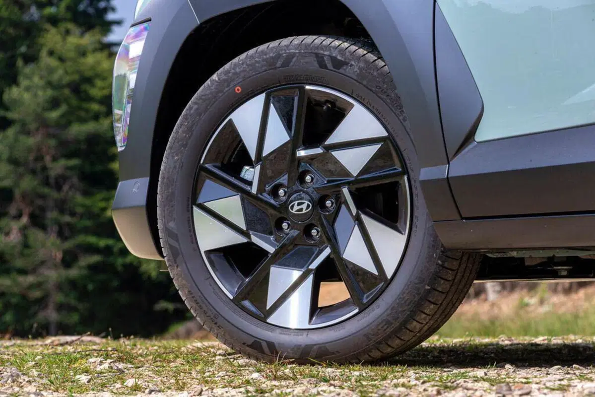 Si può scegliere un SUV compatto senza rinunciare a spazio, bagagliaio e dotazioni? Il caso Hyundai Kona (9)