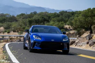 Toyota GR86 2027, arriva l'aggiornamento: migliora la dinamica di guida e debutta il nuovo EyeSight