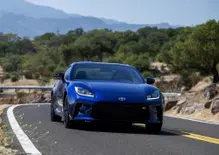 Toyota GR86 2027, arriva l'aggiornamento: migliora la dinamica di guida e debutta il nuovo EyeSight