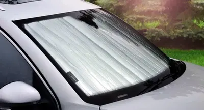Parasole per auto: lo monti nel modo giusto? L'errore che trasforma l'abitacolo in un forno