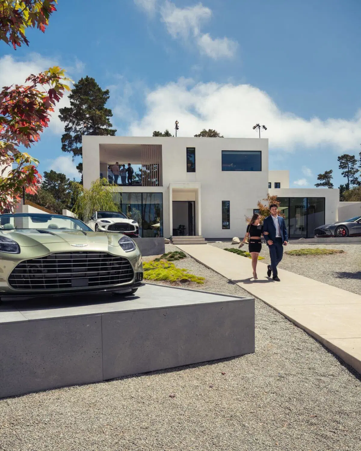 Aston Martin infiamma la Monterey Car Week 2026: tributo storico a Pebble Beach e debutto per la Vanquish 25 (9)