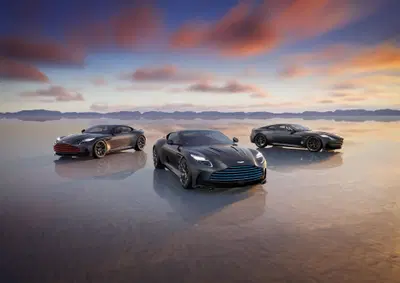 Aston Martin infiamma la Monterey Car Week 2026: tributo storico a Pebble Beach e debutto per la Vanquish 25