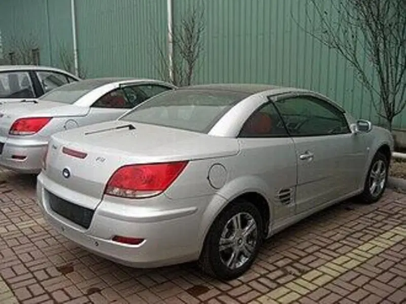 BYD S8: il posteriore