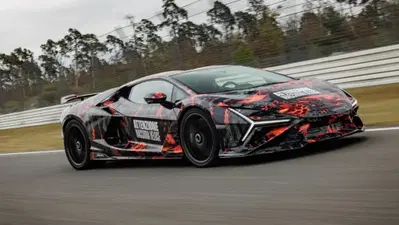 Lamborghini Revuelto SV, la nuova SuperVeloce &egrave; pronta al debutto: ecco cosa sappiamo
