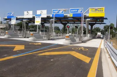Addio caselli autostradali: arriva il "Free Flow", ma c'&egrave; una trappola per chi non ha il Telepass...