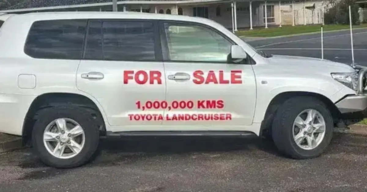 Toyota Land Cruiser, quasi un milione di km: il fuoristrada che non vuole fermarsi