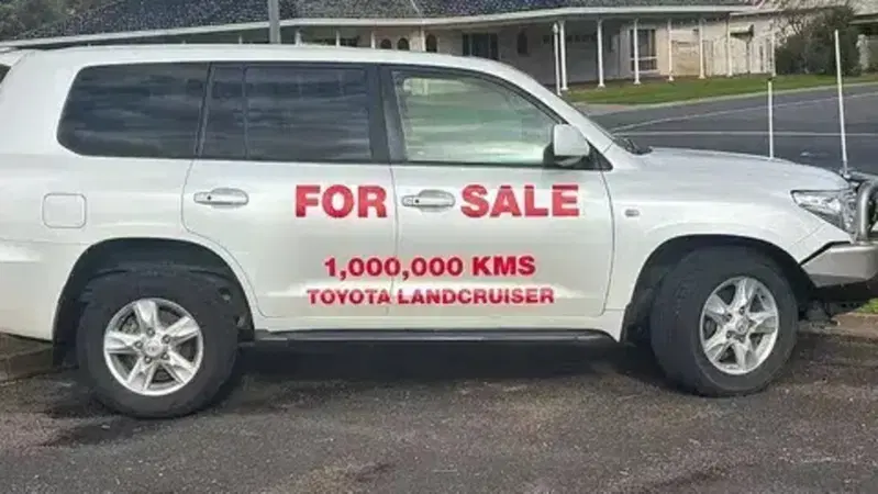 Toyota Land Cruiser, quasi un milione di km: il fuoristrada che non vuole fermarsi