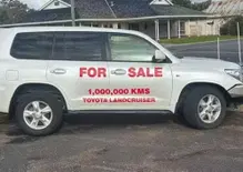 Toyota Land Cruiser, quasi un milione di km: il fuoristrada che non vuole fermarsi