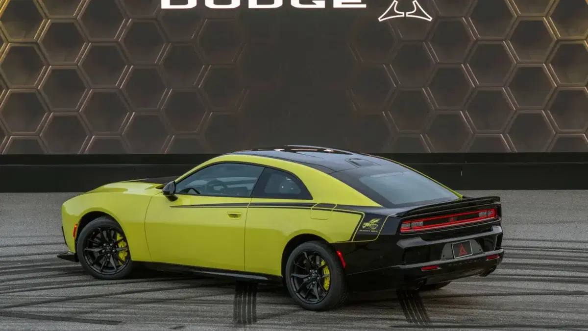 Dodge Charger Super Bee, 600 CV e trazione posteriore: la nuova muscle car fa sul serio (2)