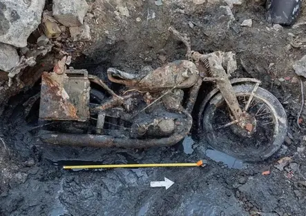 Il Danubio in secca restituisce la storia. Riemerge una moto della Seconda Guerra Mondiale