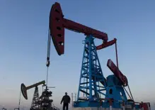 Petrolio alle stelle: il Brent tocca quota 90 dollari. Caos e tensioni nello Stretto di Hormuz