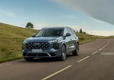 Nuova Audi Q7: la terza generazione del SUV premium punta su spazio, tecnologia e un V6 diesel [VIDEO]