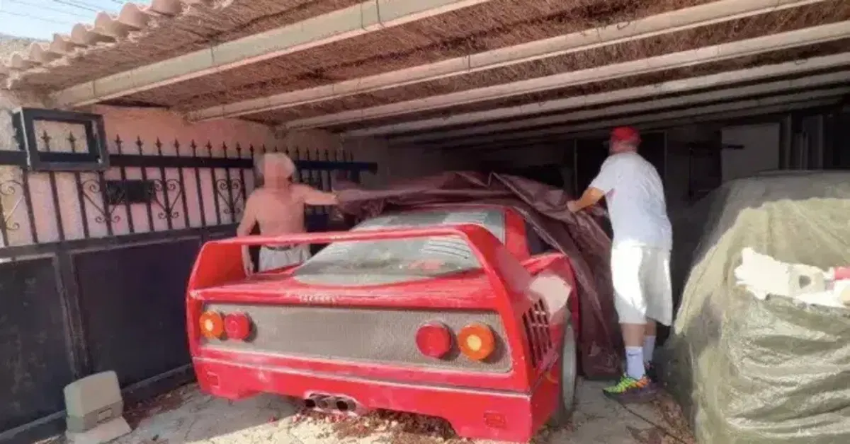 Ferrari F40 su Google Maps: &egrave; una replica, ma inganna davvero