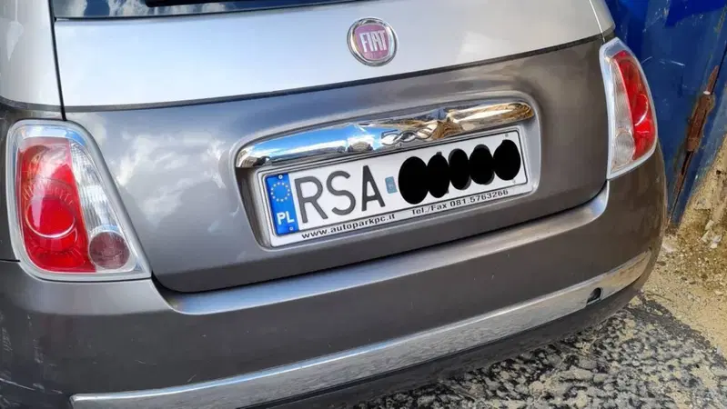 Targhe polacche a Napoli, la furbata &egrave; finita: Varsavia pronta a radiare migliaia di auto