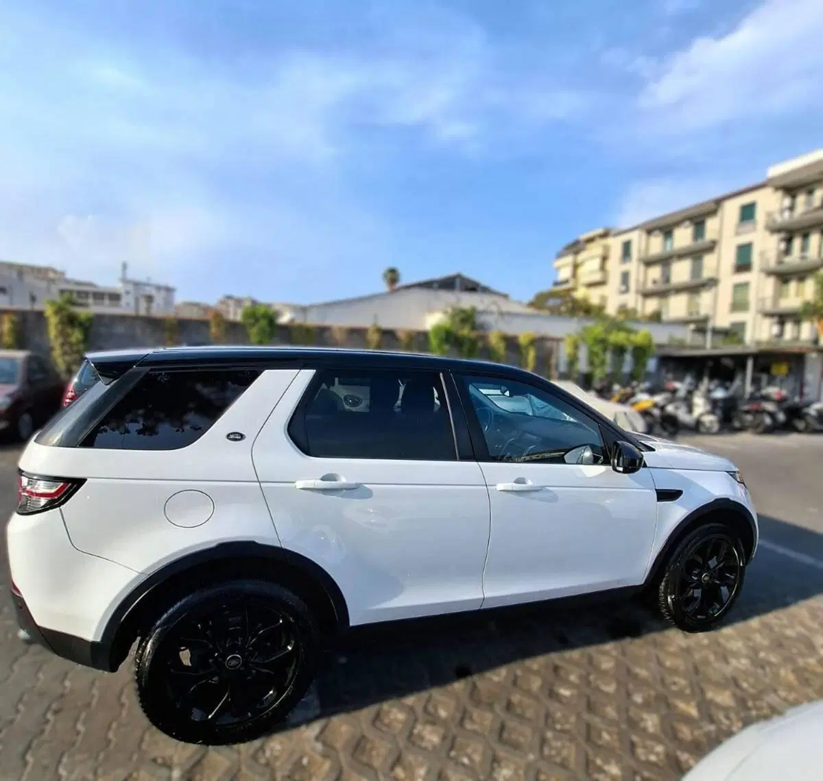 Land Rover Discovery Sport usata a Catania (5)