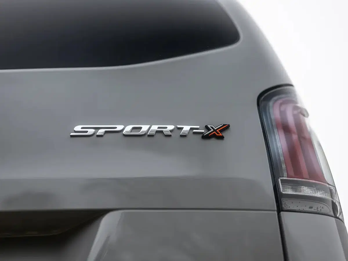 Mercedes Vito Sport-X: il furgone diventa sportivo, con 190 CV e cerchi da "19 (9)