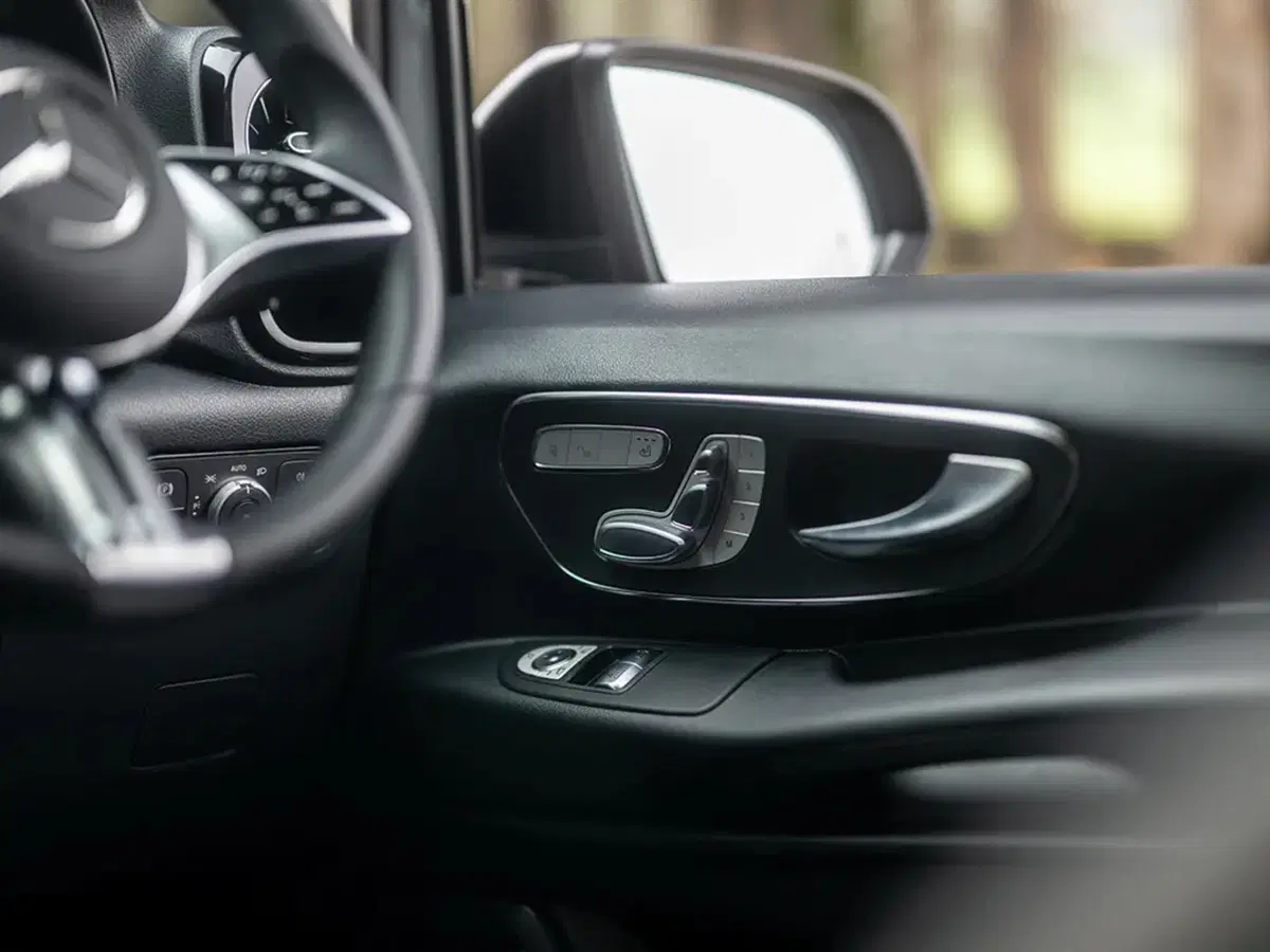 Mercedes Vito Sport-X: il furgone diventa sportivo, con 190 CV e cerchi da "19 (10)
