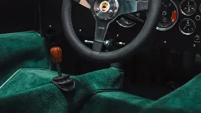 McLaren P50, la supercar con cambio manuale che guarda alla storia del marchio