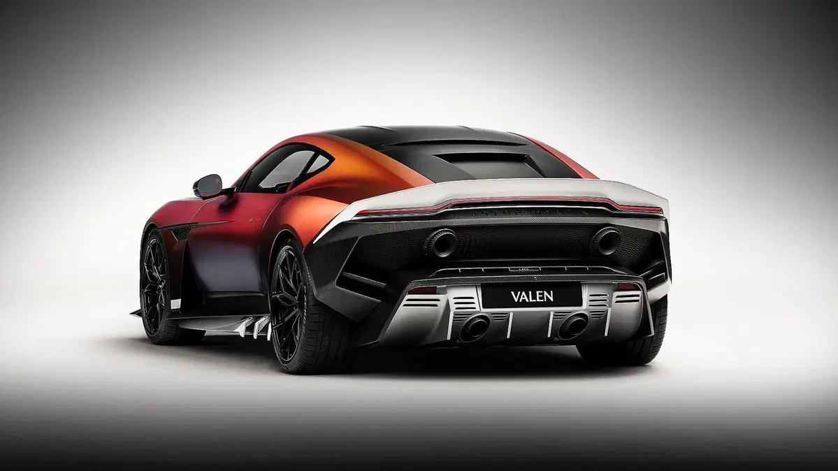Aston Martin Valen, la V12 più potente di sempre: 850 CV e 345 km/h (9)