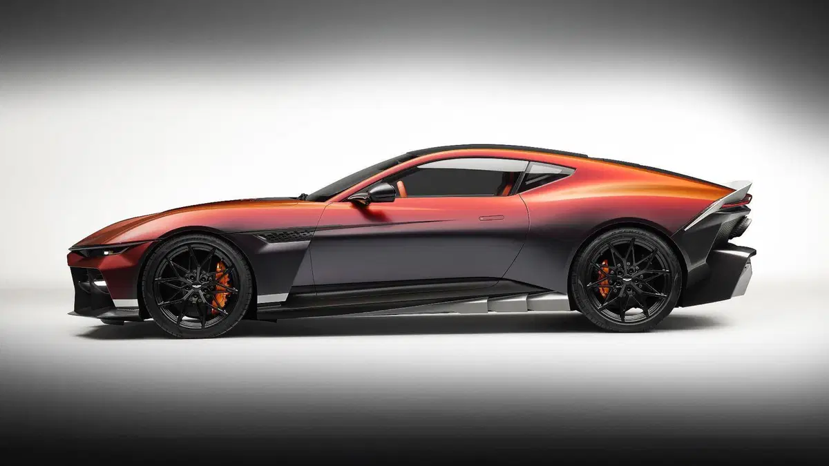 Aston Martin Valen, la V12 più potente di sempre: 850 CV e 345 km/h (3)
