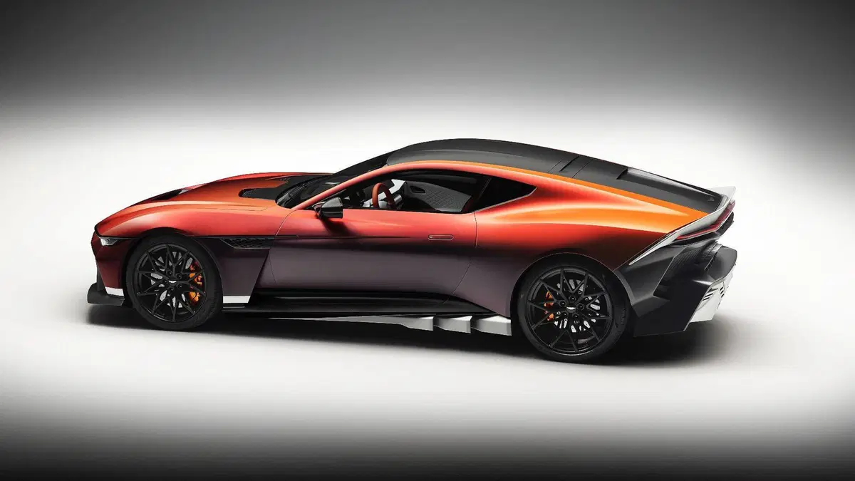 Aston Martin Valen, la V12 più potente di sempre: 850 CV e 345 km/h (5)